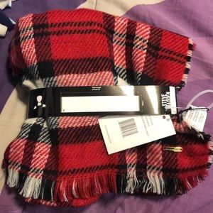 Steve Madden plaid scarf